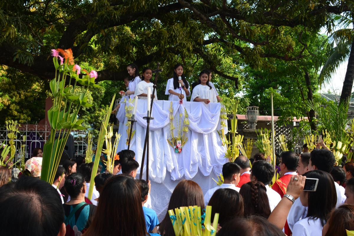 Masses and Processions during Holy Week in the Philippines