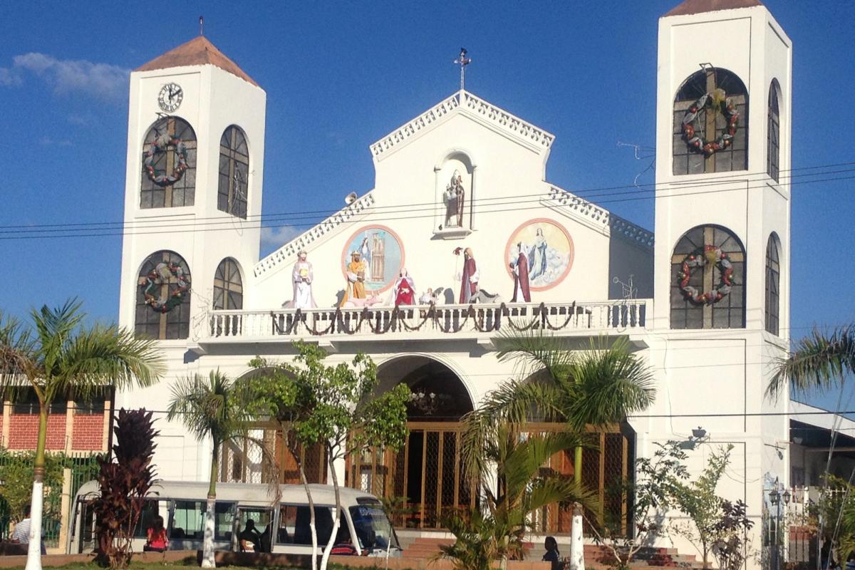 Salvadoran Church Design Spans Traditional European And Modernist Catholics Cultures
