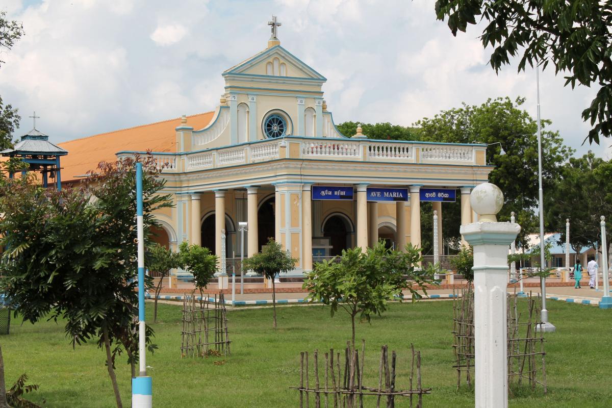 Catholics, Buddhists, Muslims honor Mary at Madhu Shrine Catholics, Buddhists, Muslims honor Mary at Madhu Shrine