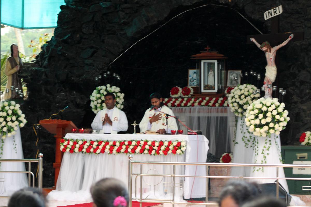Pilgrims Seek Healing At Kudagama Sri Lanka Catholics Cultures