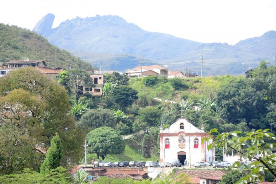 Our Lady of Sorrows Church, on the outskirts of Ouro Preto, hosts pre-Holy Week services to remember the sorrows of the Virgin, and in 2013 hosted the Good Friday service.