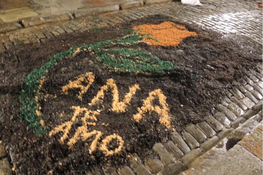 "Ana, I love you." Not all the messages on the route are explicitly religious.
