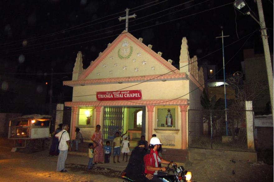 Thanga Thai chapel, a roadside chapel near Potterytown, Bengaluru.