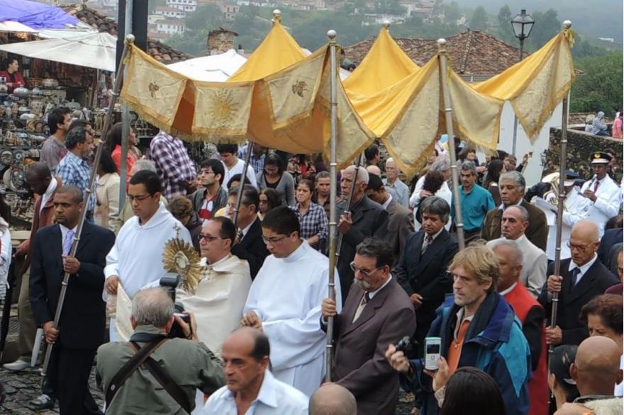 A Eucharistic presence in the Easter morning procession.