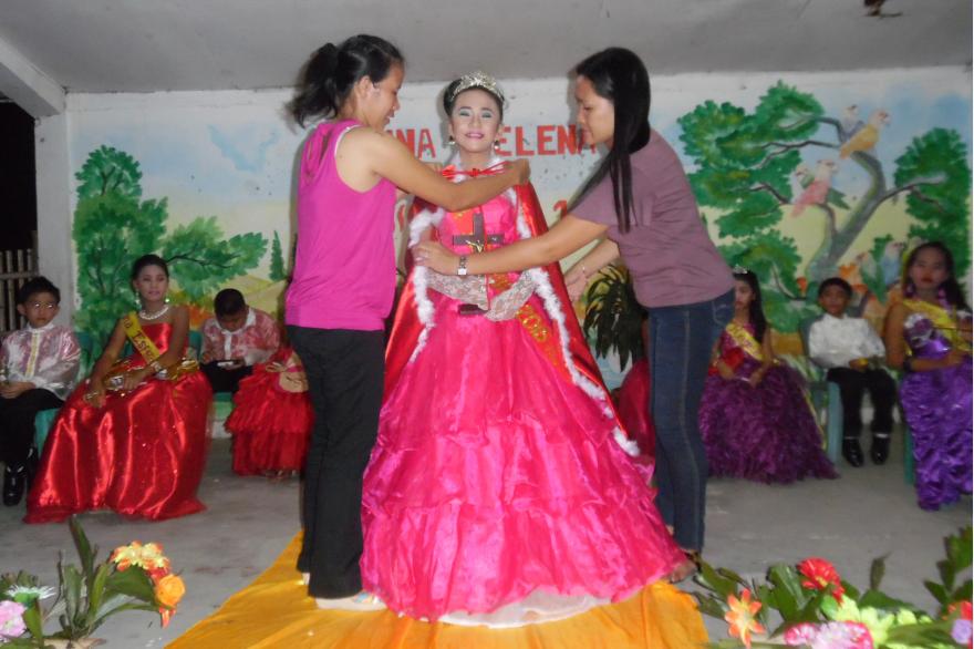 Flores De Mayo And Santacruzan Engage Filipino Youth In Marian Devotion Catholics Cultures