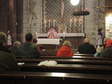 Communicants at the early Mass at St. Martin church, Kaulsdorf, Berlin.
